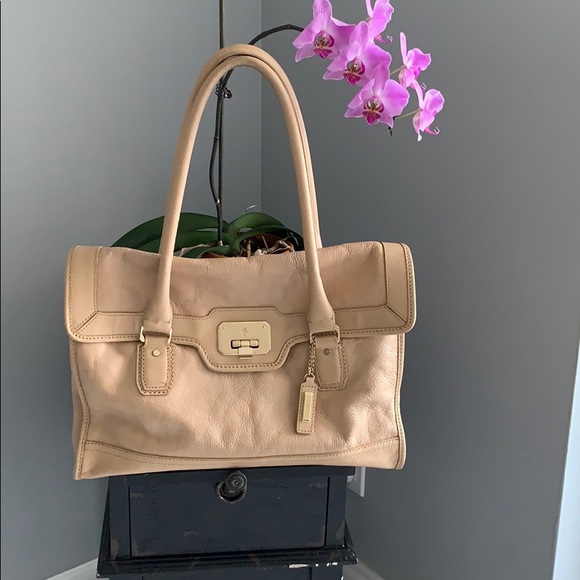 Cole Haan pocket book great condition - Picture 3 of 8